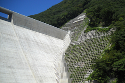 湯西川ダム