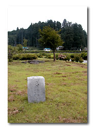 芭蕉通りの石碑